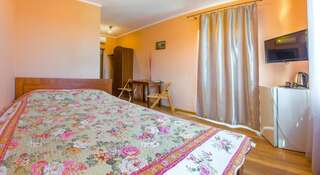 Гостиница Султанский Алушта Двухместный номер с 1 кроватью и видом на горы-12